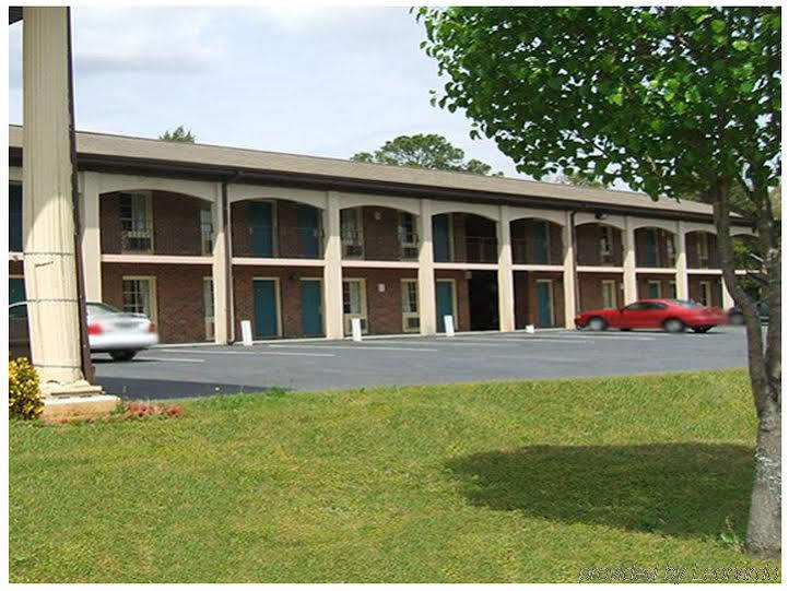 Scottish Inn And Suites Perry Exteriör bild