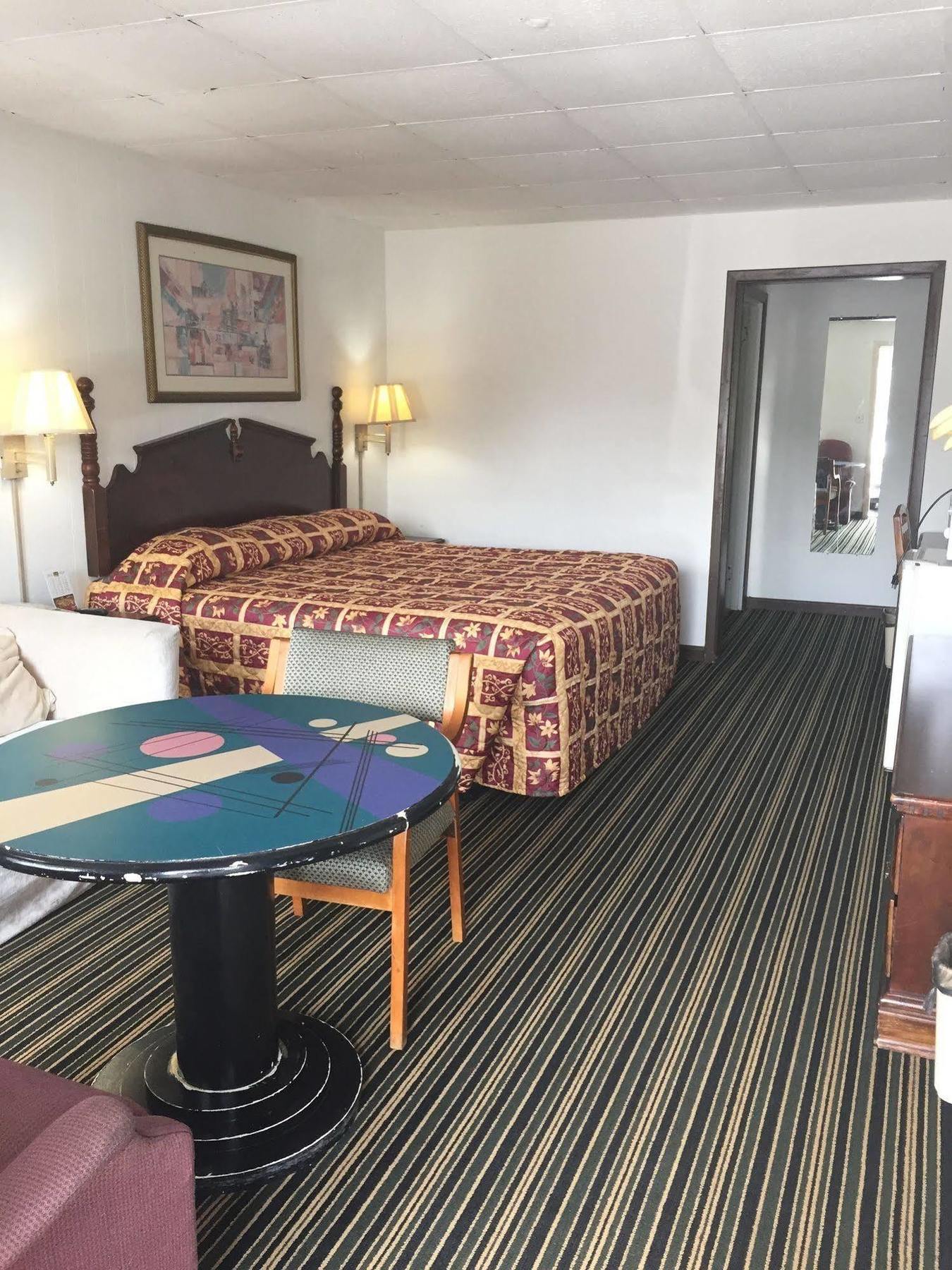 Scottish Inn And Suites Perry Exteriör bild