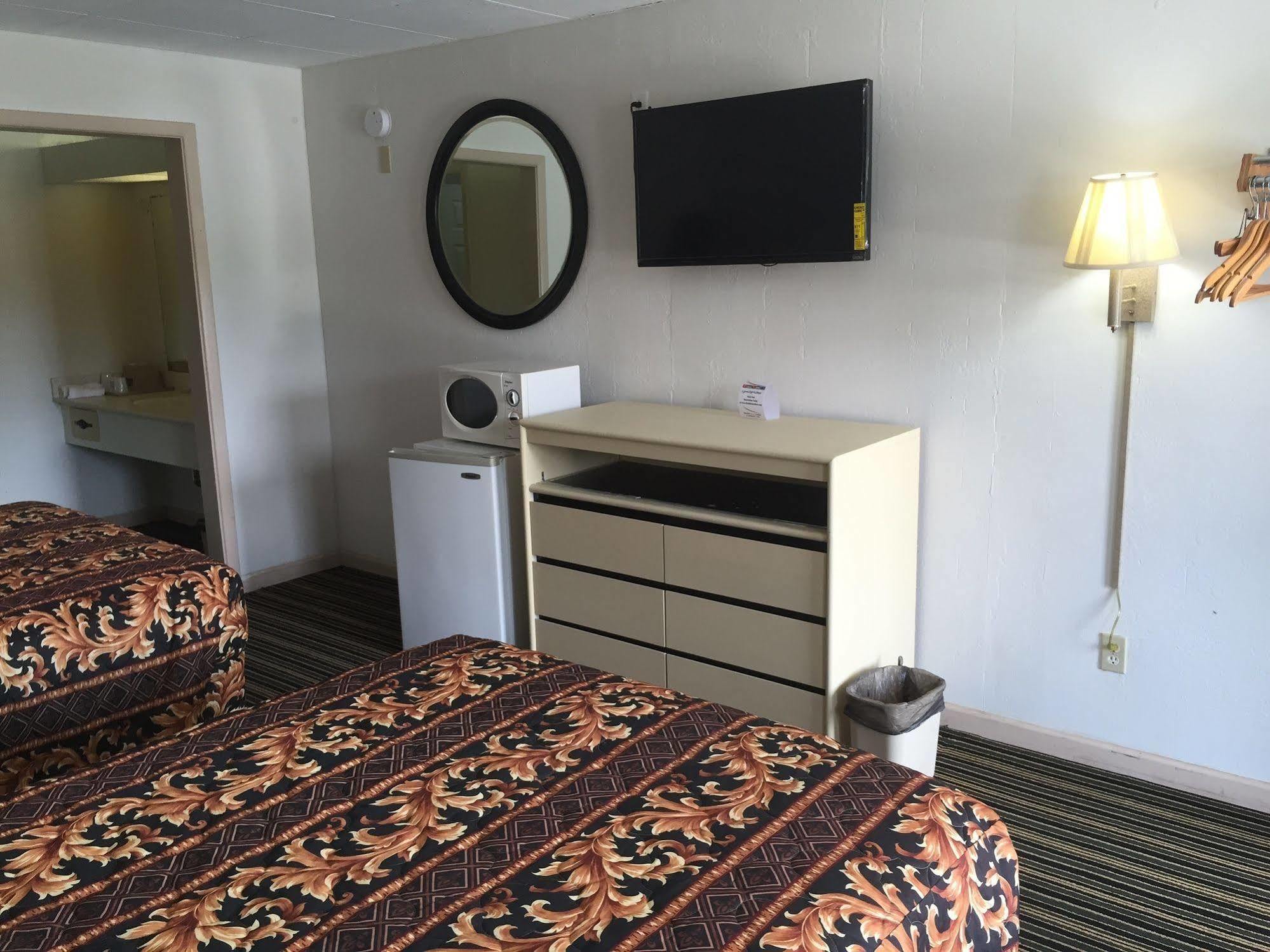 Scottish Inn And Suites Perry Exteriör bild