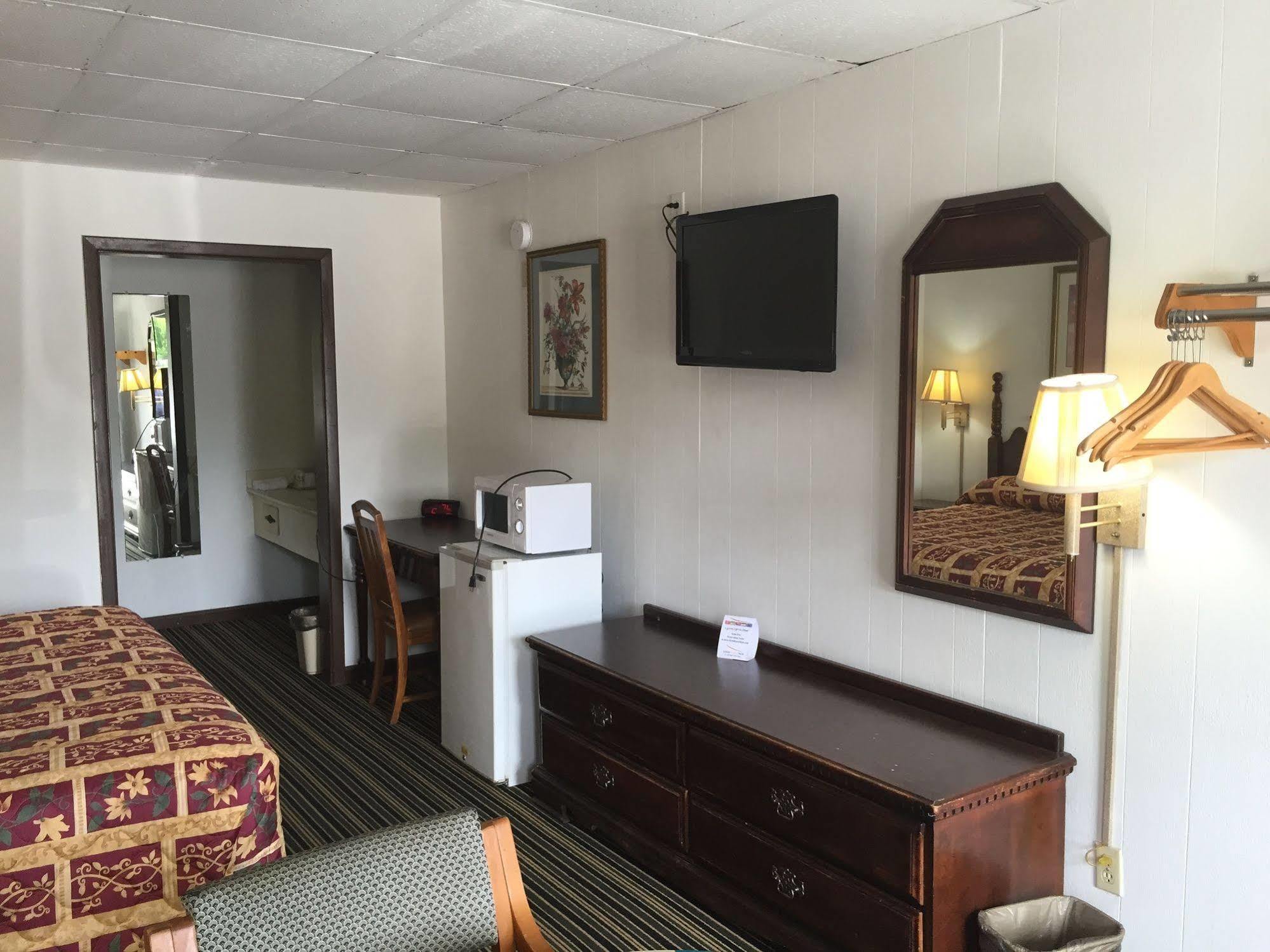 Scottish Inn And Suites Perry Exteriör bild