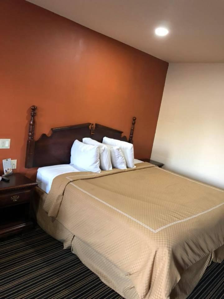 Scottish Inn And Suites Perry Exteriör bild