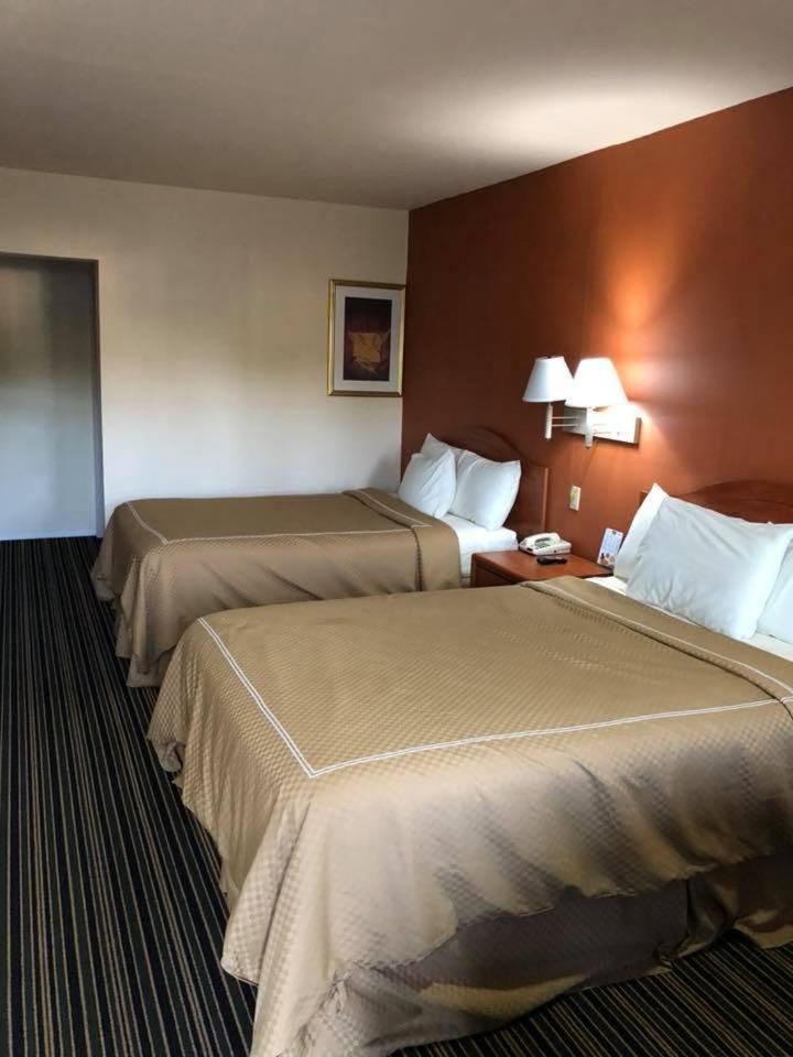 Scottish Inn And Suites Perry Exteriör bild